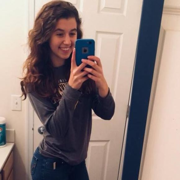 Meet your Posher, Kendall - Picture 1 of 1